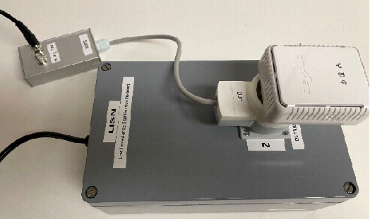 LISN mit DUT und RF-Adapter